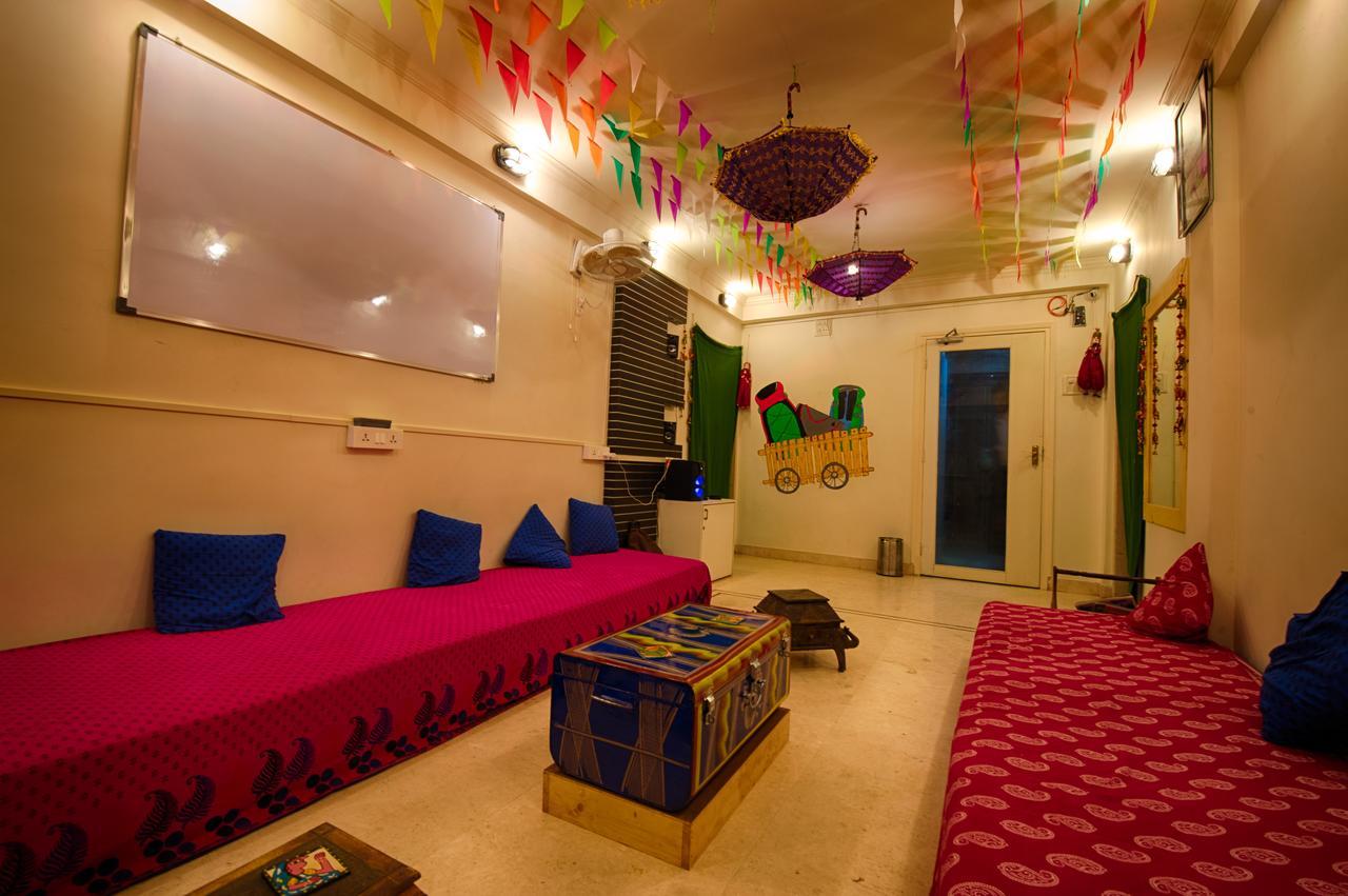 Basti - A Backpackers Hostel Mumbai Exterior foto